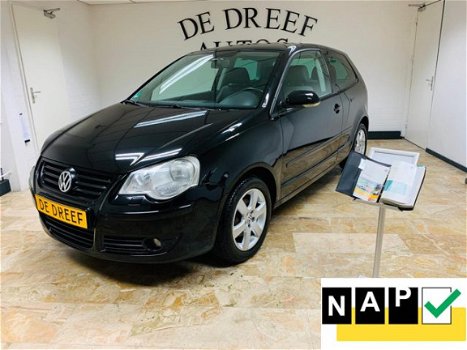 Volkswagen Polo - 1.2-12V Comfortline ZONDAG ' s open van 12-tot 17 uur - 1