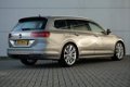 Volkswagen Passat Variant - 2.0 TDI 150pk Business Edition R + Panoramadak + Stoelverwarming - 1 - Thumbnail