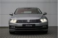 Volkswagen Passat Variant - 2.0 TDI 150pk Business Edition R + Panoramadak + Stoelverwarming - 1 - Thumbnail