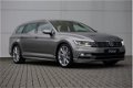 Volkswagen Passat Variant - 2.0 TDI 150pk Business Edition R + Panoramadak + Stoelverwarming - 1 - Thumbnail