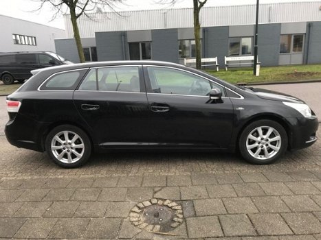 Toyota Avensis Wagon - 2.2 D-4D Dynamic AUTOMAAT CLIMA NAVI - 1