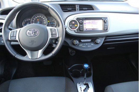 Toyota Yaris - 1.5 Full Hybrid Aspiration NAVI/ PARKEERSENSOREN/ CRUISE - 1