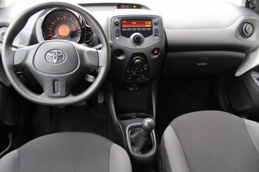 Toyota Aygo - 1.0 VVT-i x-now 5 DEURS/ AIRCO/ EL. RAMEN - 1