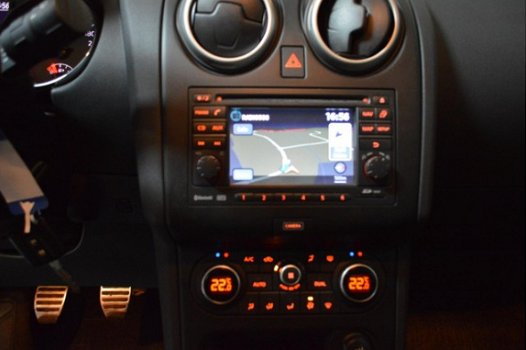 Nissan Qashqai - 1.6 Connect Edition navigatie Panoramadak 18 inch velgen - 1
