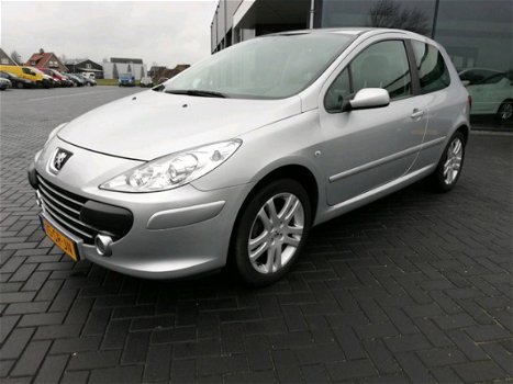 Peugeot 307 - 2.0-16V XSI Rijklaarprijs Airco/ ecc | Trekhaak - 1