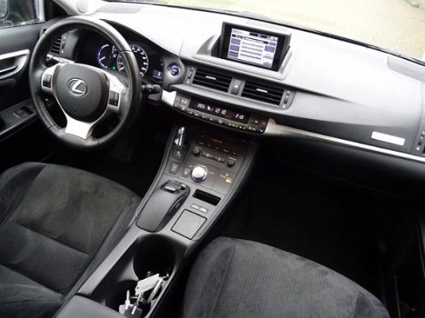 Lexus CT 200h - Hybrid Executive / Navigatie / Led / Parkeersensoren / Cruise Control / Parkeercamer - 1