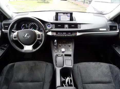 Lexus CT 200h - Hybrid Executive / Navigatie / Led / Parkeersensoren / Cruise Control / Parkeercamer - 1