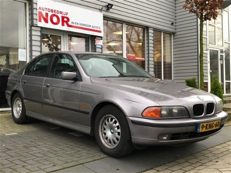 BMW 5-serie - 528i Executive Automaat Navi Leer LPG YOUNGTIMER - 1