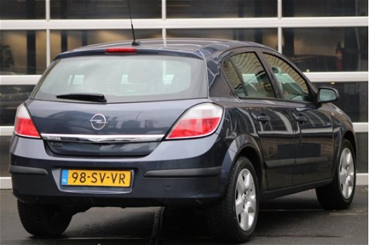 Opel Astra - 1.6 Executive 5 Deurs Airco 3-6-12 M Garantie - 1