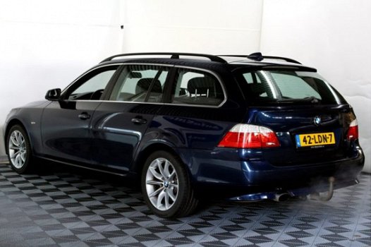 BMW 5-serie Touring - 520i AUT incl NAP 2eEIGNR LEDER NAVI BLUETH PDC TREKHAAK '10 - 1