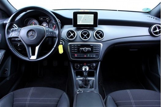 Mercedes-Benz CLA-Klasse - 180 Ambition NAVI BT XENON LEDER PDC STOELVERW. '13 - 1