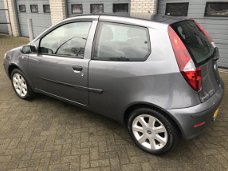 Fiat Punto - 1.4-16V Young (nieuwstaat)