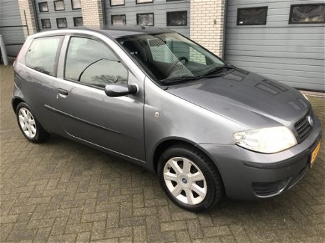 Fiat Punto - 1.4-16V Young (nieuwstaat) - 1