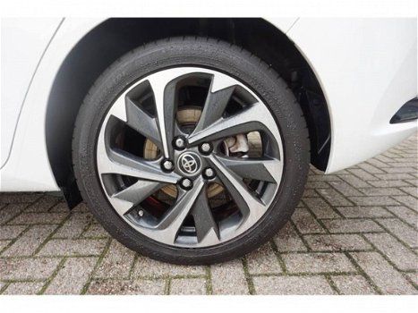 Toyota Auris - 1.8 Full Hybride Dynamic HB Navigatie - 1