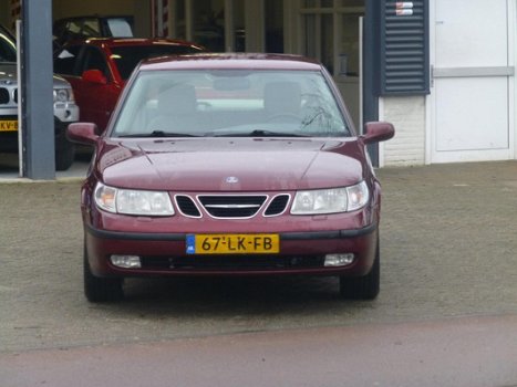 Saab 9-5 - 2.3t Vector word geleverd met een nieuwe apk - 1