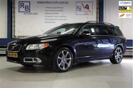 Volvo V70 - 2.4 D5 Momentum LEER + XENON + NAVI + FACELIFT + AUTOMAAT - 1