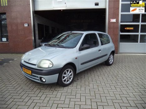 Renault Clio - 1.4 RT Stuurbekr. DAK Elek.Ramen 55DKM NAP - 1