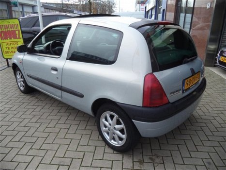 Renault Clio - 1.4 RT Stuurbekr. DAK Elek.Ramen 55DKM NAP - 1