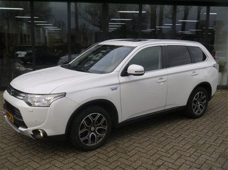 Mitsubishi Outlander - 2.0 PHEV Instyle X-Line*Navi*Camera*Xenon*Schuifdak*EX.BTW - 1