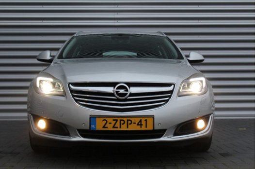 Opel Insignia Sports Tourer - 2.0 CDTI 131PK COSMO AUTOMAAT / NAVI / LEDER / XENON / CLIMA / LED / A - 1