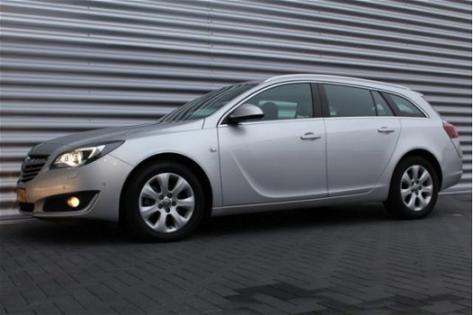 Opel Insignia Sports Tourer - 2.0 CDTI 131PK COSMO AUTOMAAT / NAVI / LEDER / XENON / CLIMA / LED / A - 1