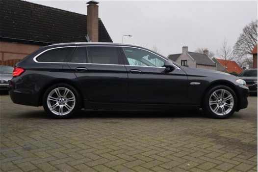 BMW 5-serie Touring - 523i High Executive | Panorama | Leder interieur | NAP | Stoelverwarming | Xen - 1