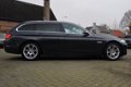 BMW 5-serie Touring - 523i High Executive | Panorama | Leder interieur | NAP | Stoelverwarming | Xen - 1 - Thumbnail