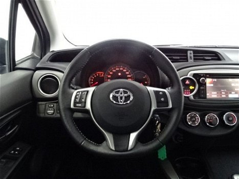 Toyota Yaris - 1.3 VVT-i Aspiration | Achteruitrijcamera | LM velgen 15