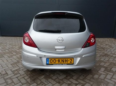 Opel Corsa - 1.4-16V Cosmo OPC Look - 1