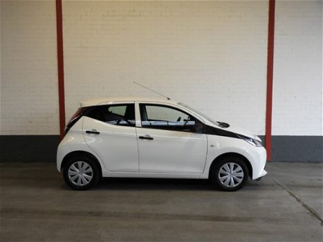 Toyota Aygo - 5-drs 1.0 VVT-i X-Now AIRCO/CRUISE - 1