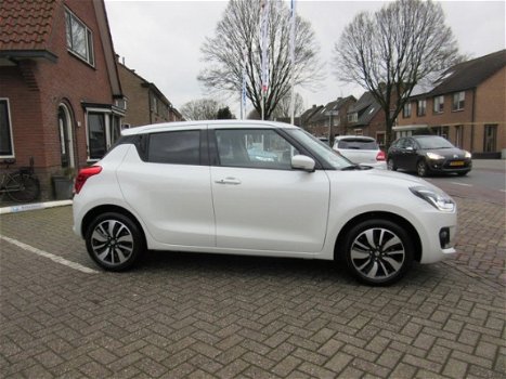 Suzuki Swift - 1.2 Stijl Automaat navigatie - 1