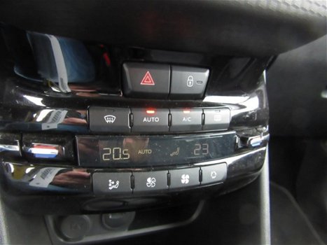 Peugeot 208 - 1.2 PureTech Allure 5-deurs Navigatie - 1