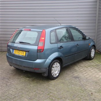 Ford Fiesta - 1.4-16V Ghia . Automaat. o.a. Airco en Radio/CD - 1