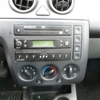 Ford Fiesta - 1.4-16V Ghia . Automaat. o.a. Airco en Radio/CD - 1