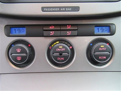 Volkswagen Passat Variant - 2.0 FSI Comfortline / Clima / Cruise / Pdc / Afn. Trekhaak - 1