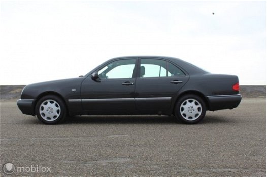 Mercedes-Benz E-klasse - E320 Elegance Automaat | 06-1996 | 66.217 km | Inruil welkom - 1