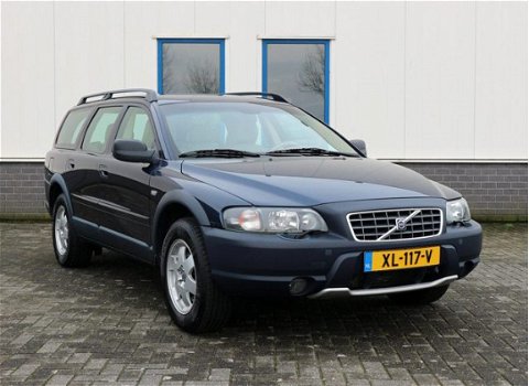 Volvo XC70 - 2.5 T Comfort Line leder xenon nieuwe APK - 1