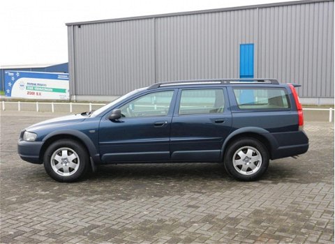 Volvo XC70 - 2.5 T Comfort Line leder xenon nieuwe APK - 1