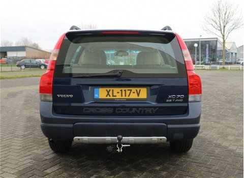 Volvo XC70 - 2.5 T Comfort Line leder xenon nieuwe APK - 1