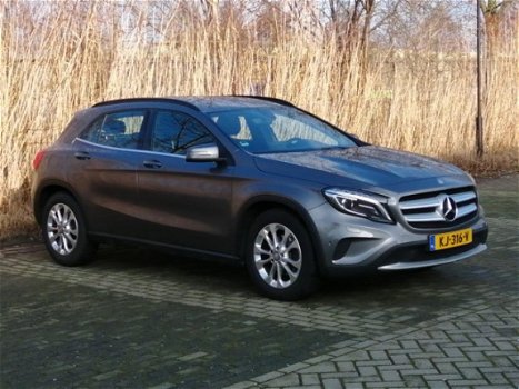 Mercedes-Benz GLA-Klasse - 180 d Lease Edition Plus AUT. *XENON+1/2LEDER+NAVI+PDC+ECC+CRUISE - 1