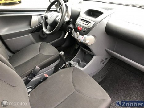 Toyota Aygo - 1.0-12V Now - 1