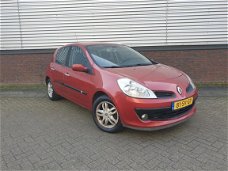 Renault Clio - 1.4-16V Dynamique Luxe Veel opties