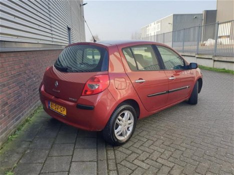 Renault Clio - 1.4-16V Dynamique Luxe Veel opties - 1