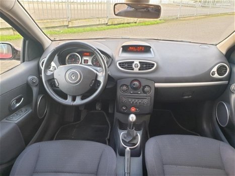 Renault Clio - 1.4-16V Dynamique Luxe Veel opties - 1