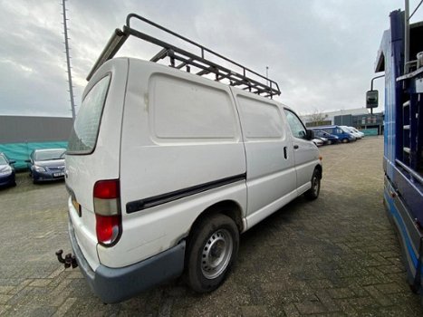 Toyota HiAce - 2.5 D4-D 90 Base - 1