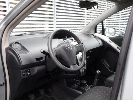 Toyota Yaris - 1.3 VVTi Terra Airco | Radio | 5-deurs - 1