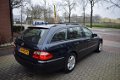 Mercedes-Benz E-klasse Combi - 320 Elegance 4-Matic AUTOMAAT/DAK/LEER/XENON/TREKHAAK/NETTE STAAT - 1 - Thumbnail