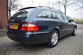 Mercedes-Benz E-klasse Combi - 320 Elegance 4-Matic AUTOMAAT/DAK/LEER/XENON/TREKHAAK/NETTE STAAT - 1 - Thumbnail