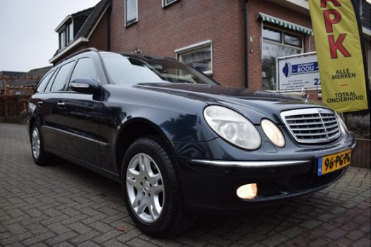 Mercedes-Benz E-klasse Combi - 320 Elegance 4-Matic AUTOMAAT/DAK/LEER/XENON/TREKHAAK/NETTE STAAT - 1