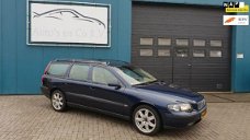 Volvo V70 - 2.4 T Automaat 200pk MOTOR KAPOT Leder Clima Navi Cruise 17" Pdc Trekhaak NL Auto NAP